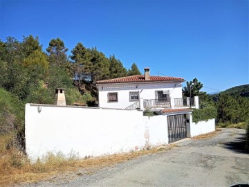 House 4 Bedrooms in Los Gilés