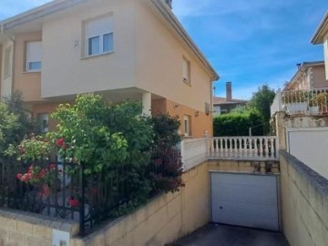 House 3 Bedrooms in San Mamés de Burgos