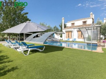 House 7 Bedrooms in La Viñuela