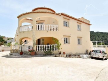 House 5 Bedrooms in la Font d'En Carròs