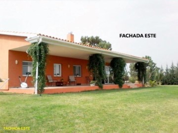 House 4 Bedrooms in Cartaya Pueblo