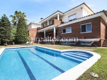 Country homes 4 Bedrooms in Teià
