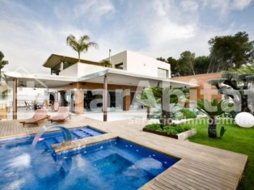 House 7 Bedrooms in Entrepinos