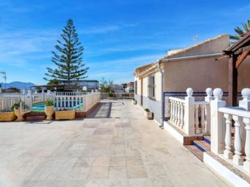 House 4 Bedrooms in Albatera