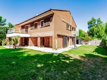 Maison 6 Chambres à Zona Monte el Pilar