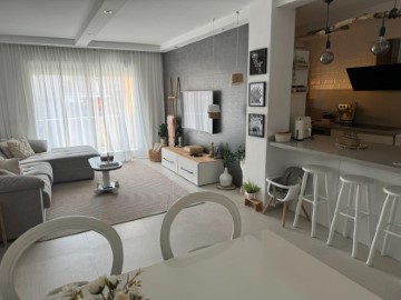 Apartment 3 Bedrooms in Nucli Urbà