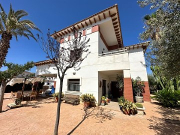 House 3 Bedrooms in Monóvar / Monòver