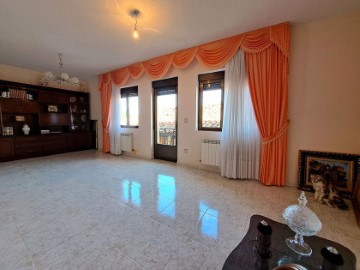 House 5 Bedrooms in San Esteban de la Sierra