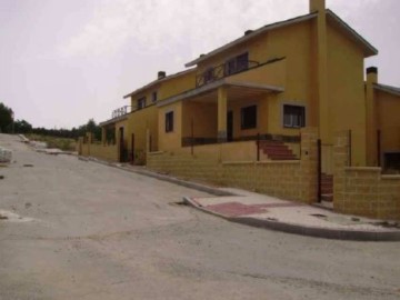 House 4 Bedrooms in Navalperal de Pinares