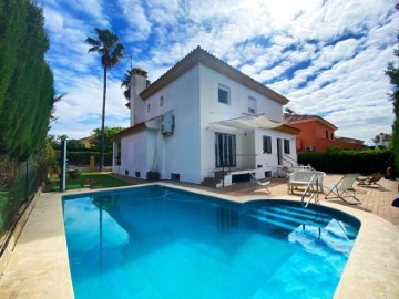 House 6 Bedrooms in Parcelas de Porsiver