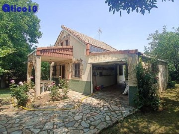 House 4 Bedrooms in Gigosos de los Oteros