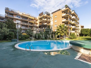 Apartment 4 Bedrooms in Premià de Mar Centre