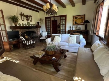 Country homes 4 Bedrooms in Castellví de Rosanes