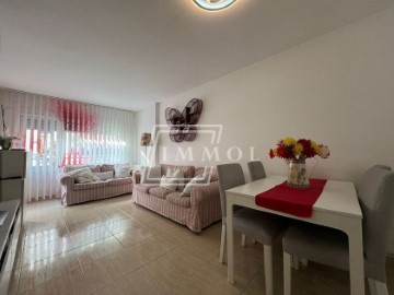 Apartment 4 Bedrooms in Premià de Mar Centre