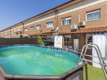 House 3 Bedrooms in Centro