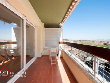 Apartment 4 Bedrooms in Parc Central - Colomer