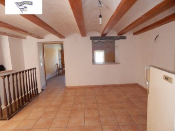 House 4 Bedrooms in Bocairent