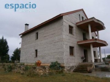 House 5 Bedrooms in El Baillo y Las Hojarascas