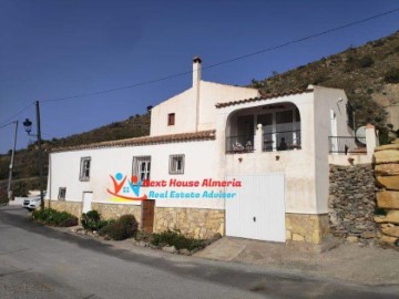 House 4 Bedrooms in Albánchez