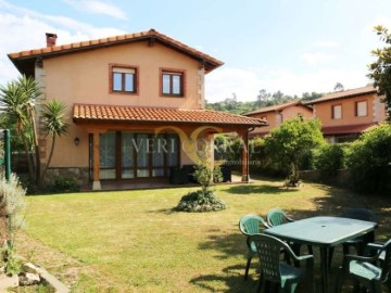 House 3 Bedrooms in La Acebosa