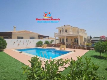 House 5 Bedrooms in Los Llanos de Arboleas