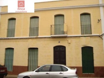 House 4 Bedrooms in Montijo