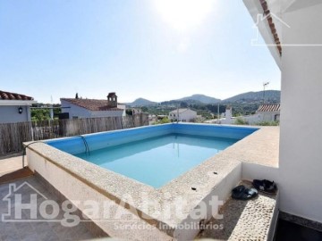 House 4 Bedrooms in Pedrizas-Pedrissetes