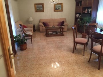 House 4 Bedrooms in El Pinar de Villeriche