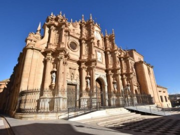 Edificio en Estación de Guadix