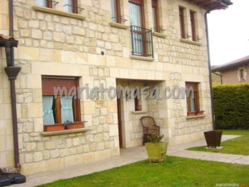 House 3 Bedrooms in Pedruzo