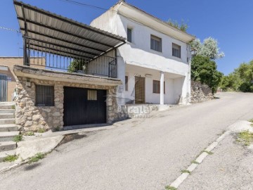 House 4 Bedrooms in Valdehormeña