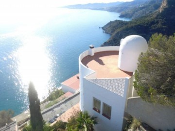 House 2 Bedrooms in La Herradura