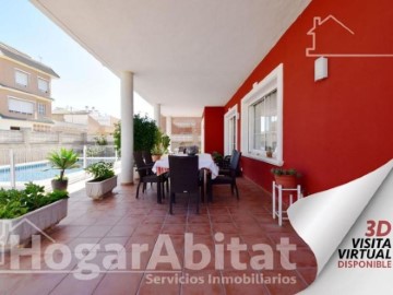 House 4 Bedrooms in Daimús