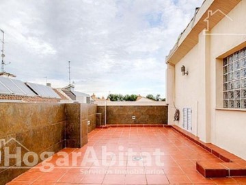 House 4 Bedrooms in Picanya