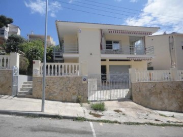 Maison 6 Chambres à Segur de Calafell