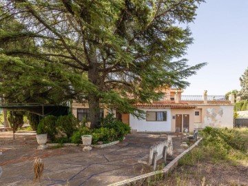 House 9 Bedrooms in Macastre