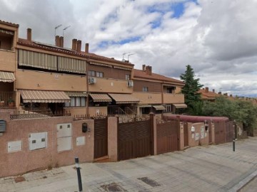 Casa o chalet 4 Habitaciones en Coimbra - Guadarrama