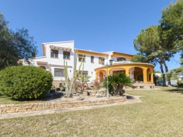 House 5 Bedrooms in el Tosal