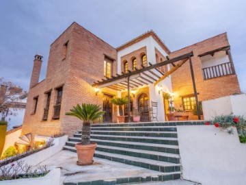 House 6 Bedrooms in Gójar