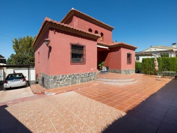 Casa o chalet 5 Habitaciones en La Zubia