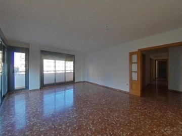 Apartment 4 Bedrooms in Betxí