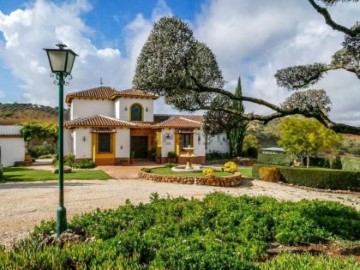 House 4 Bedrooms in Huertas del Río