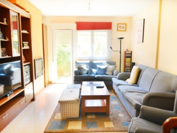 House 4 Bedrooms in Parada de Arriba