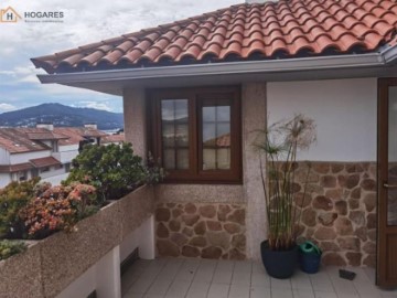 House 4 Bedrooms in La Guardia