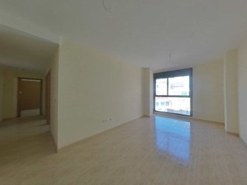 Piso 3 Habitaciones en Urbanización el Pantano