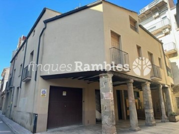 House 8 Bedrooms in Igualada Centre