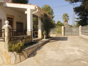 House 4 Bedrooms in Simat de la Valldigna