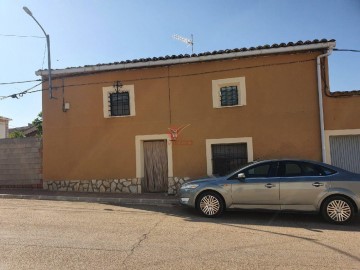 House 5 Bedrooms in Villar de Domingo García