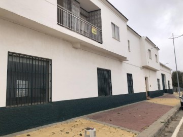 House 4 Bedrooms in Las Pedroñeras