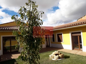 Casa o chalet 4 Habitaciones en Villarrabines